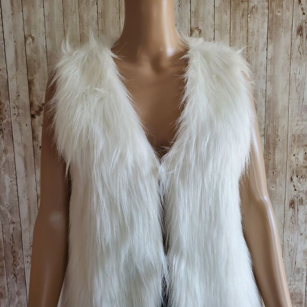 Women's faux fur vest nwot